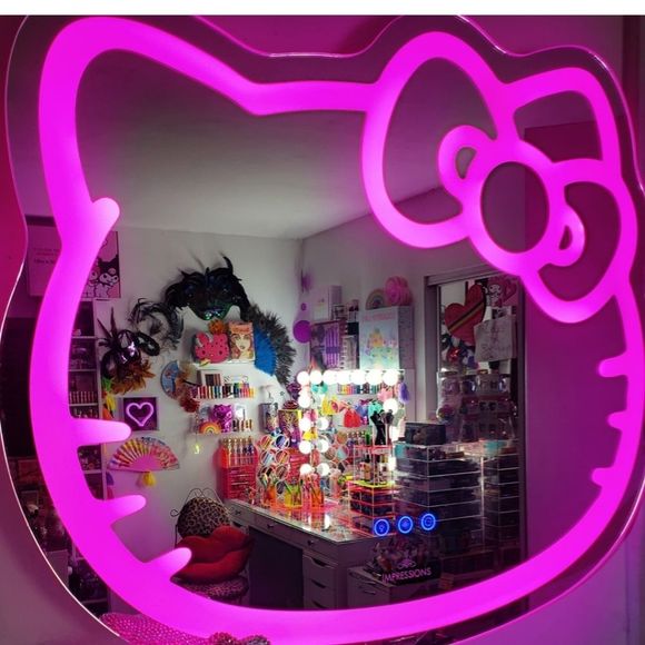 Impressions Hello Kitty Smart Wi-Fi LED Wall Mirror - Picture 2 of 15